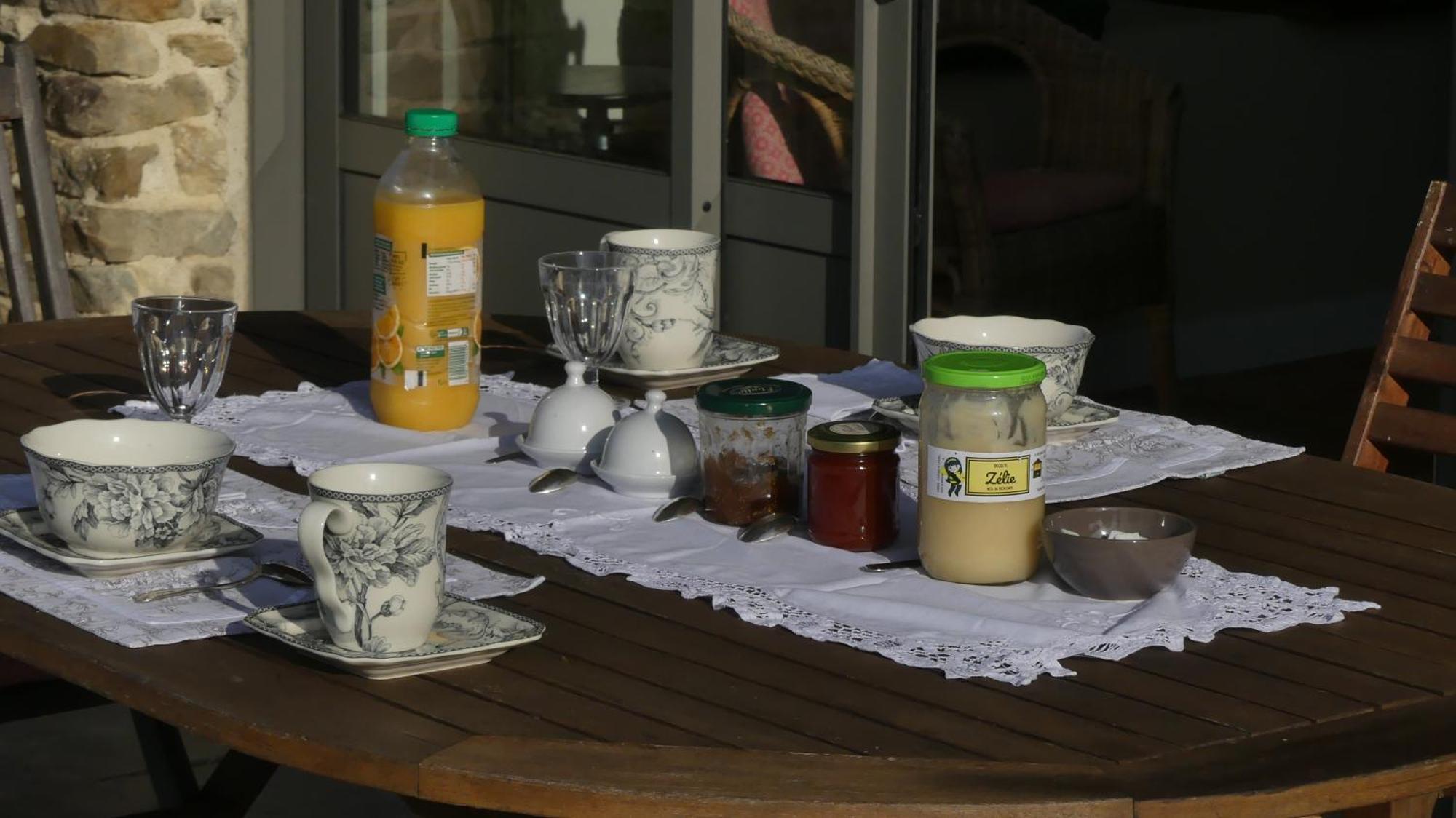 Bed and Breakfast La Petite Lande Menil Екстер'єр фото